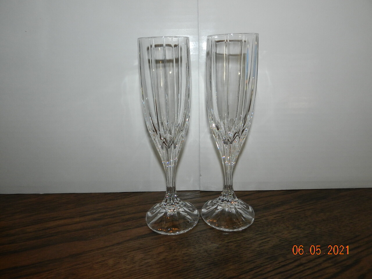 2 MIKASA PARK LANE CRYSTAL CHAMPAGNE FLUTE GLASSES RIBBED gorgeous!