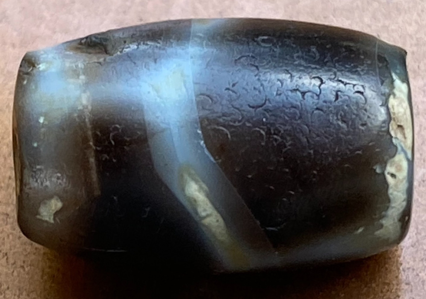 ANCIENT RARE TIBETAN ETCHED AGATE PHUM DZI BEAD - BEAUTIFUL WORN PATINA