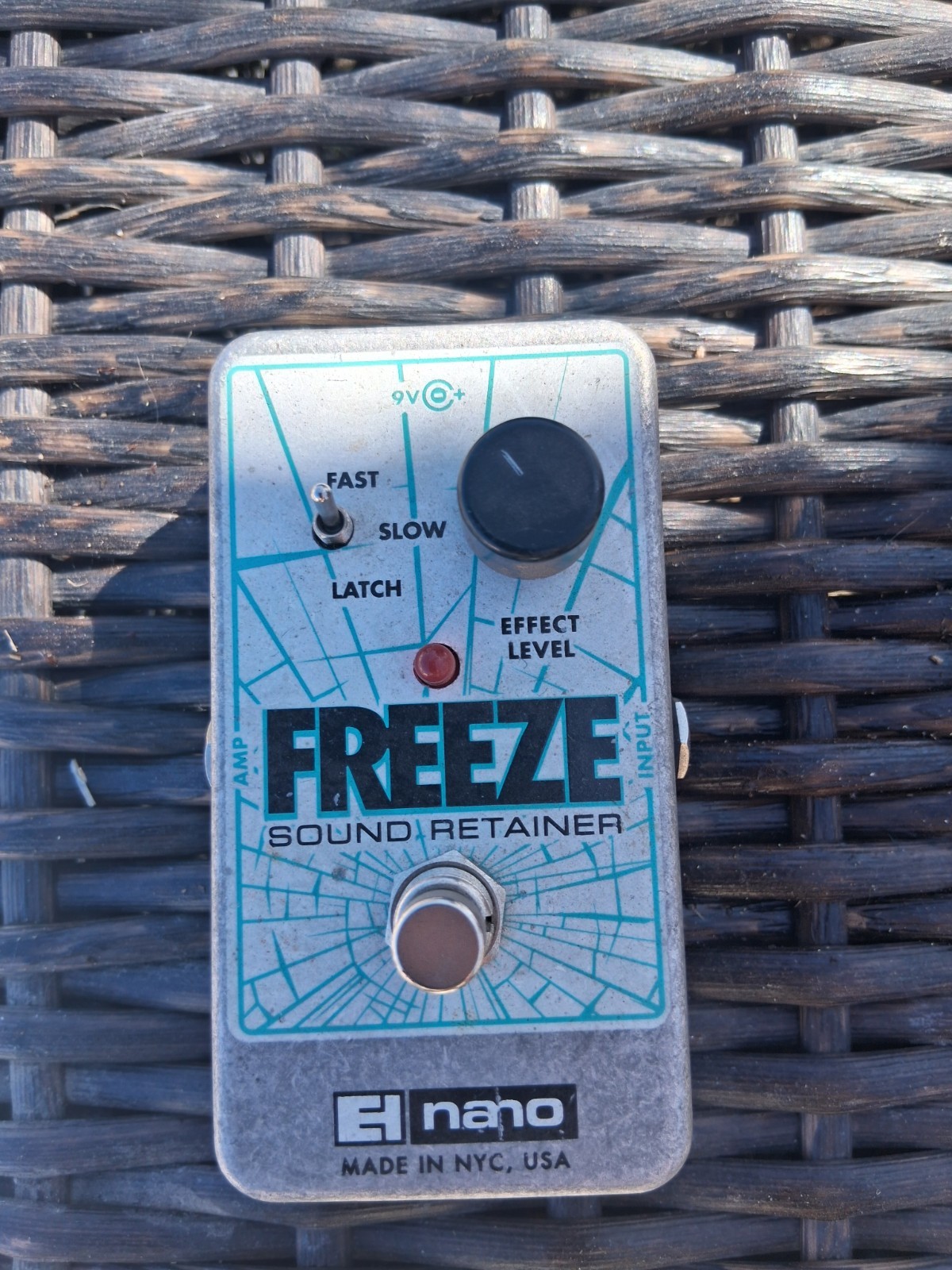 Electro-Harmonix Freeze Sound Retainer Guitar Effects Pedal, Tested Working