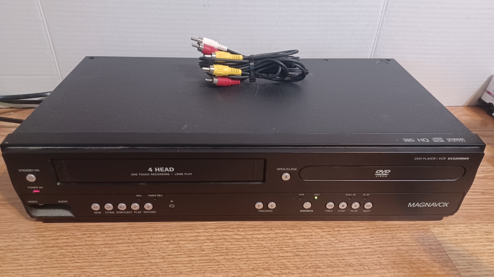 Magnavox DV220MW9A VCR DVD Combo VHS Player Recorder With Remote Black Tested