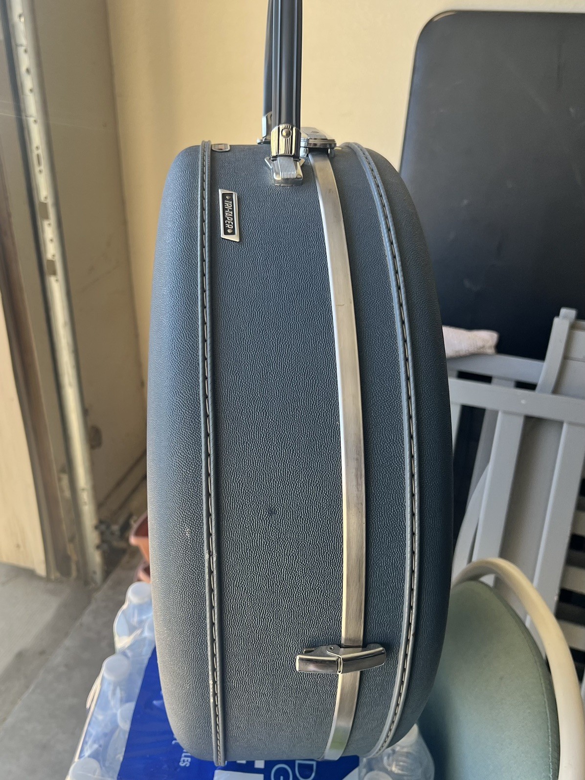 Vintage American Tourister Tri-Taper Grey Tweed Round Hat Train Case Suitcase