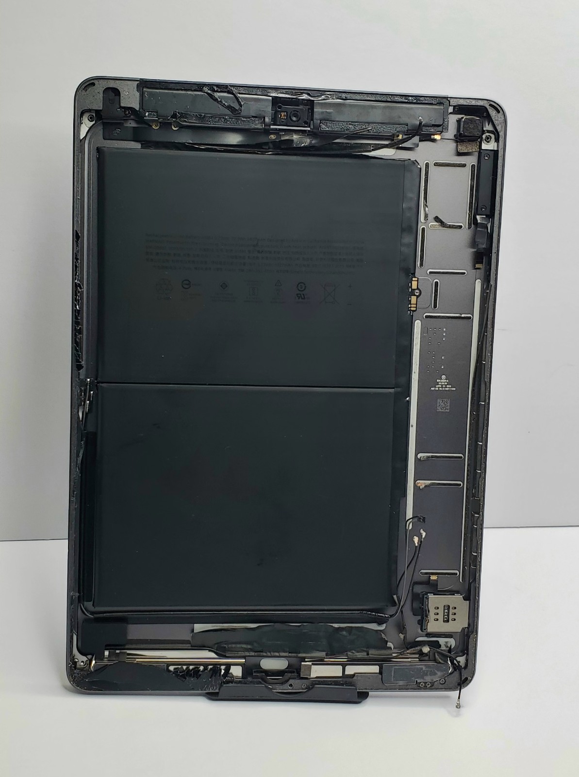 iPad 8th Gen  A2428 LTE  Original Housing with battery and small parts GRAY