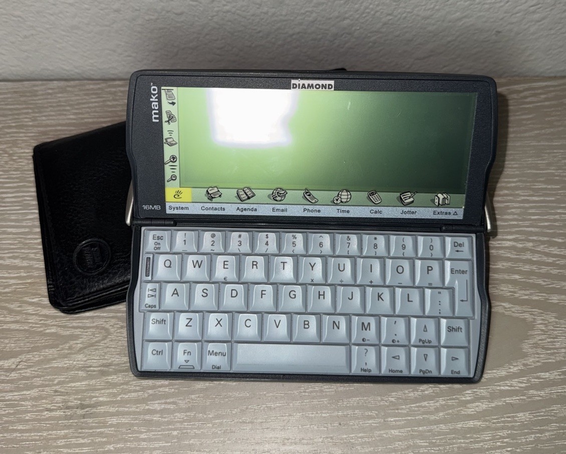 Diamond Mako “The Connected Organizer” PDA 16MD