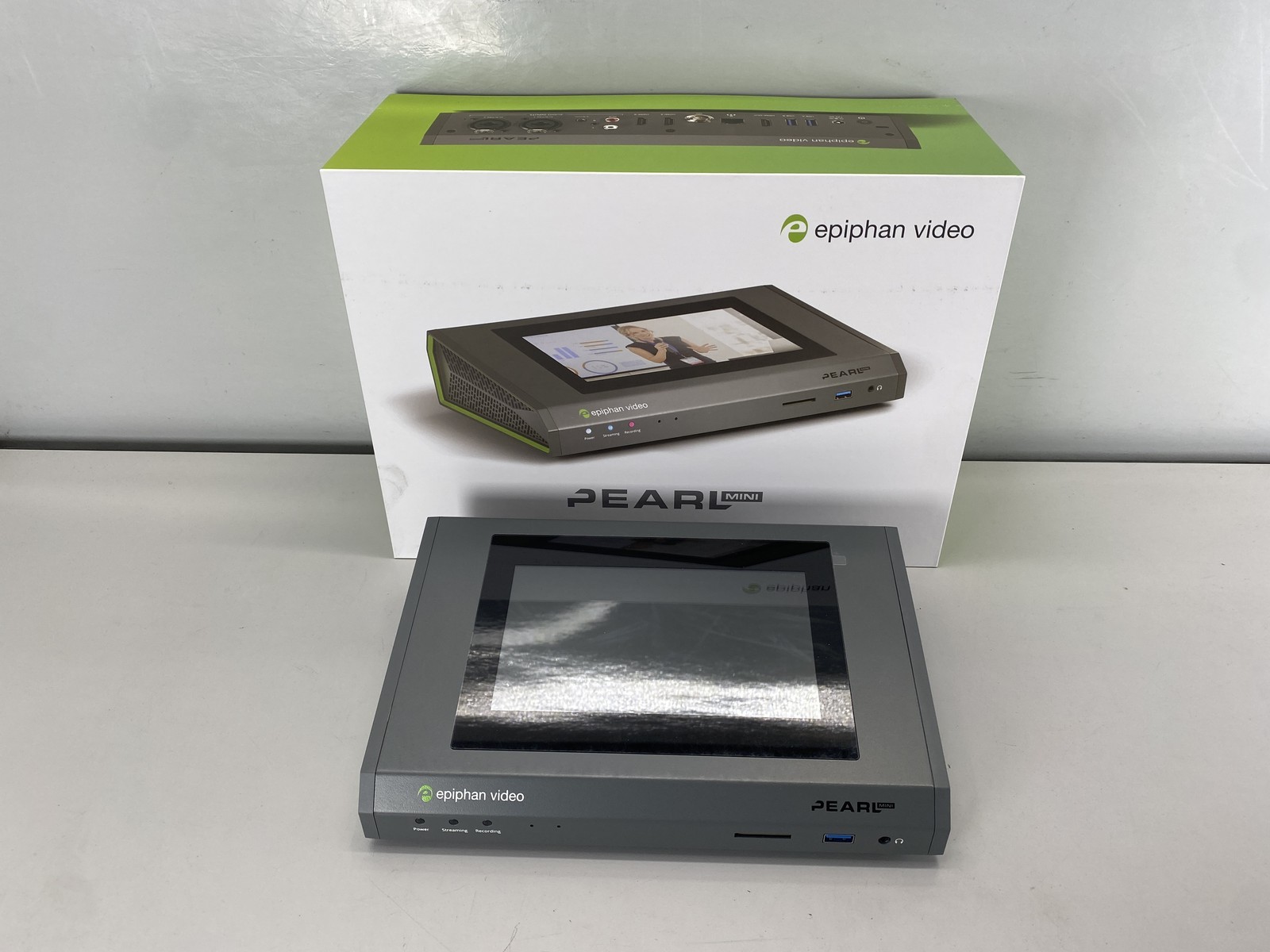 Epiphan Pearl Mini Live Video Production System with 512GB SSD (NA/JP)
