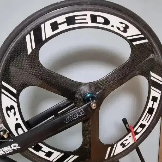 Jin Bike Carbon Tripod - Lightly Used, No Cracks