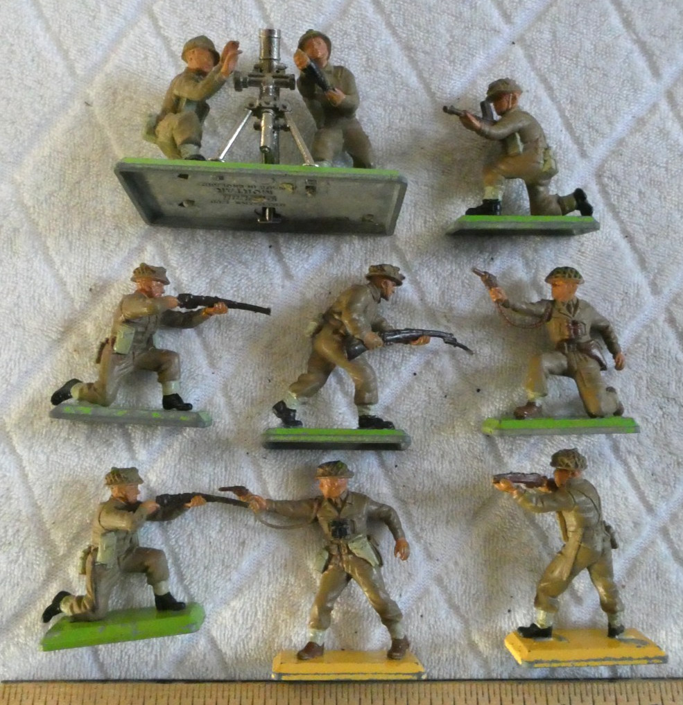 Britains LTD WWII British Soldiers 9 Figures Europe + Mortar Gun 1970's A