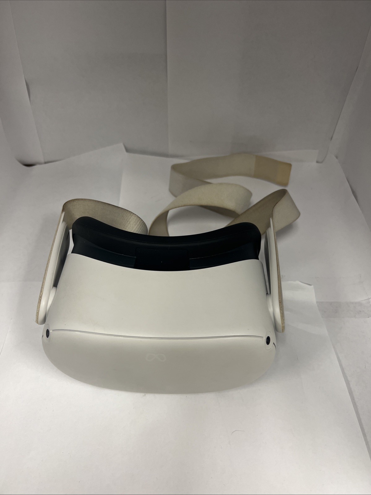 Meta Oculus Quest 2 128GB Standalone VR ( HEADSET ONLY ) KW49CM .