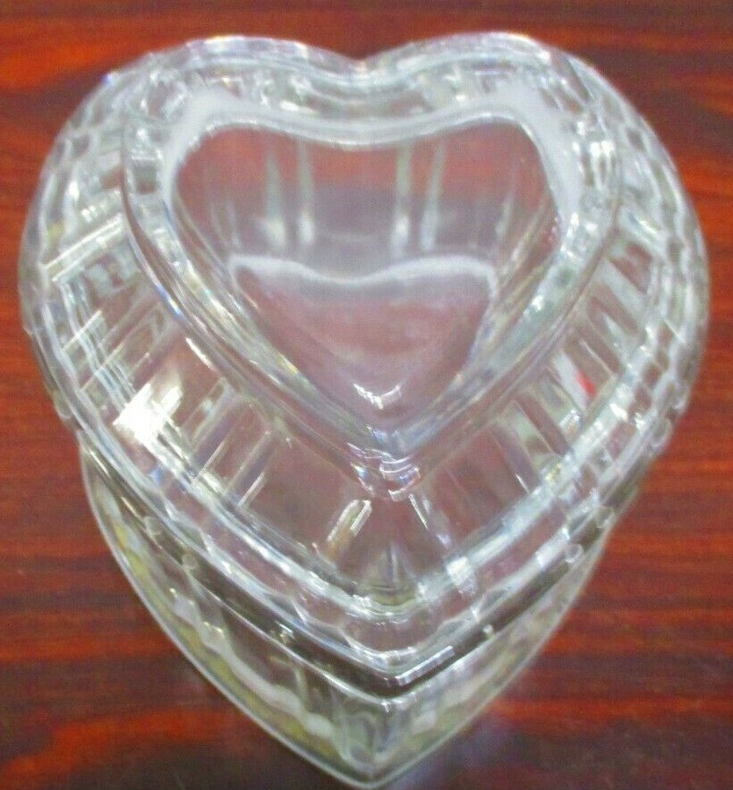 3" Deep X 5" Wide X 6" Long Glass Heart Candy Dish with Lid