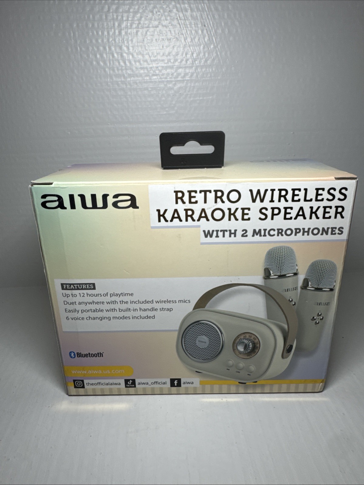 Wireless Karaoke Speaker 2 Microphones NEW