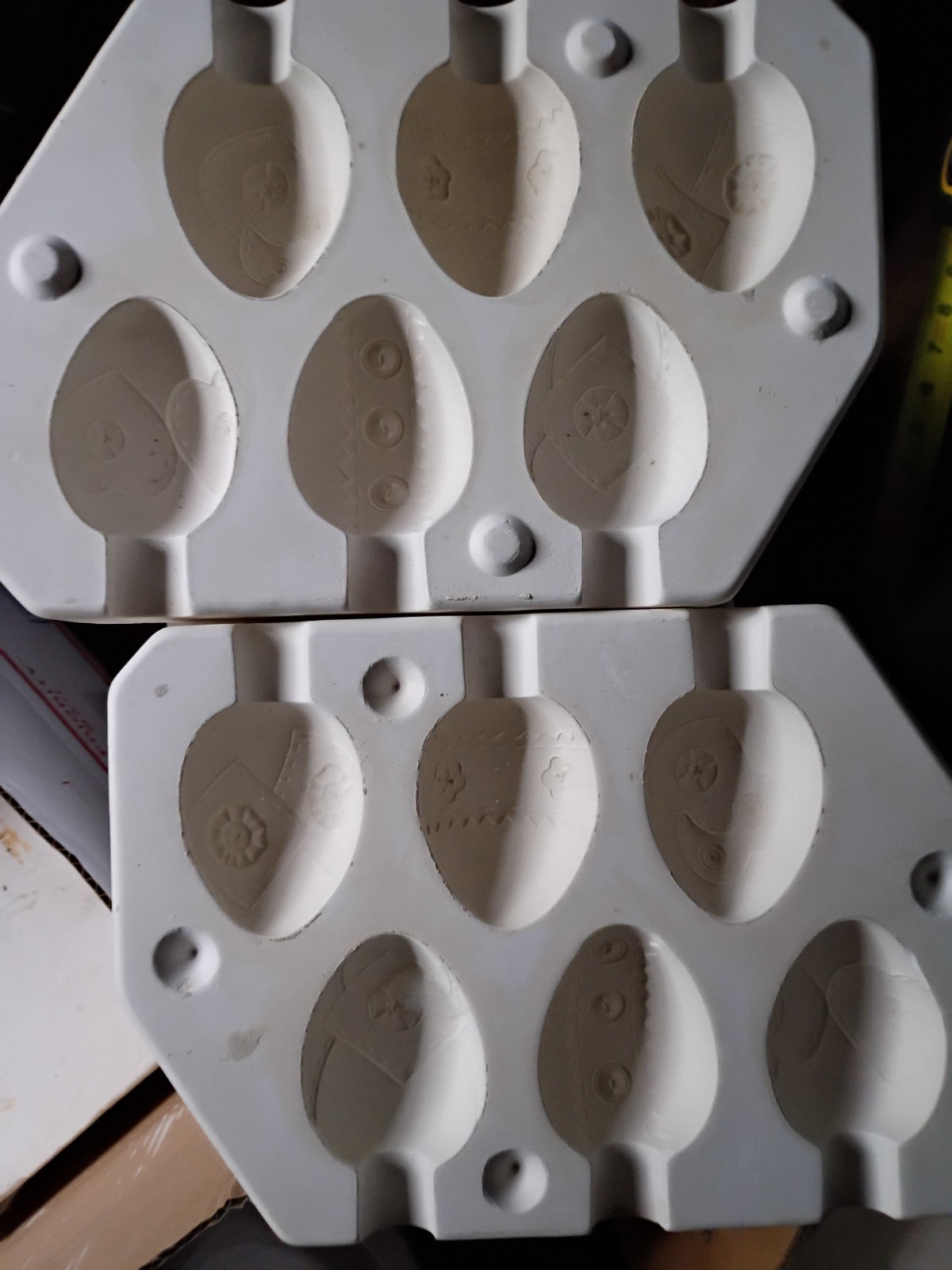 Vintage Donas Molds Homespun Eggs Ceramic Mold # D-1619 Year 1997