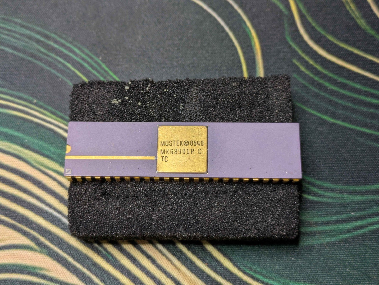 [New Old Stock/NOS] MOSTEK MK68901P - Ceramic Package with Gold Pins