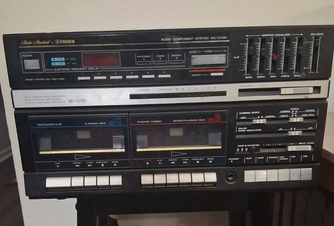 Fisher MC-723BK Record Player Turntable Cassette Deck Radio Equalizer System