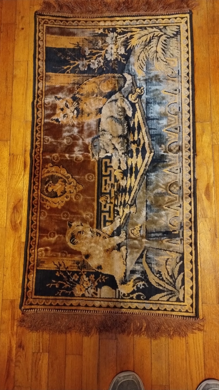 VTG. Kittens Playing On A Chessboard Cloth Tapestry W/ Fringe Good Condition.