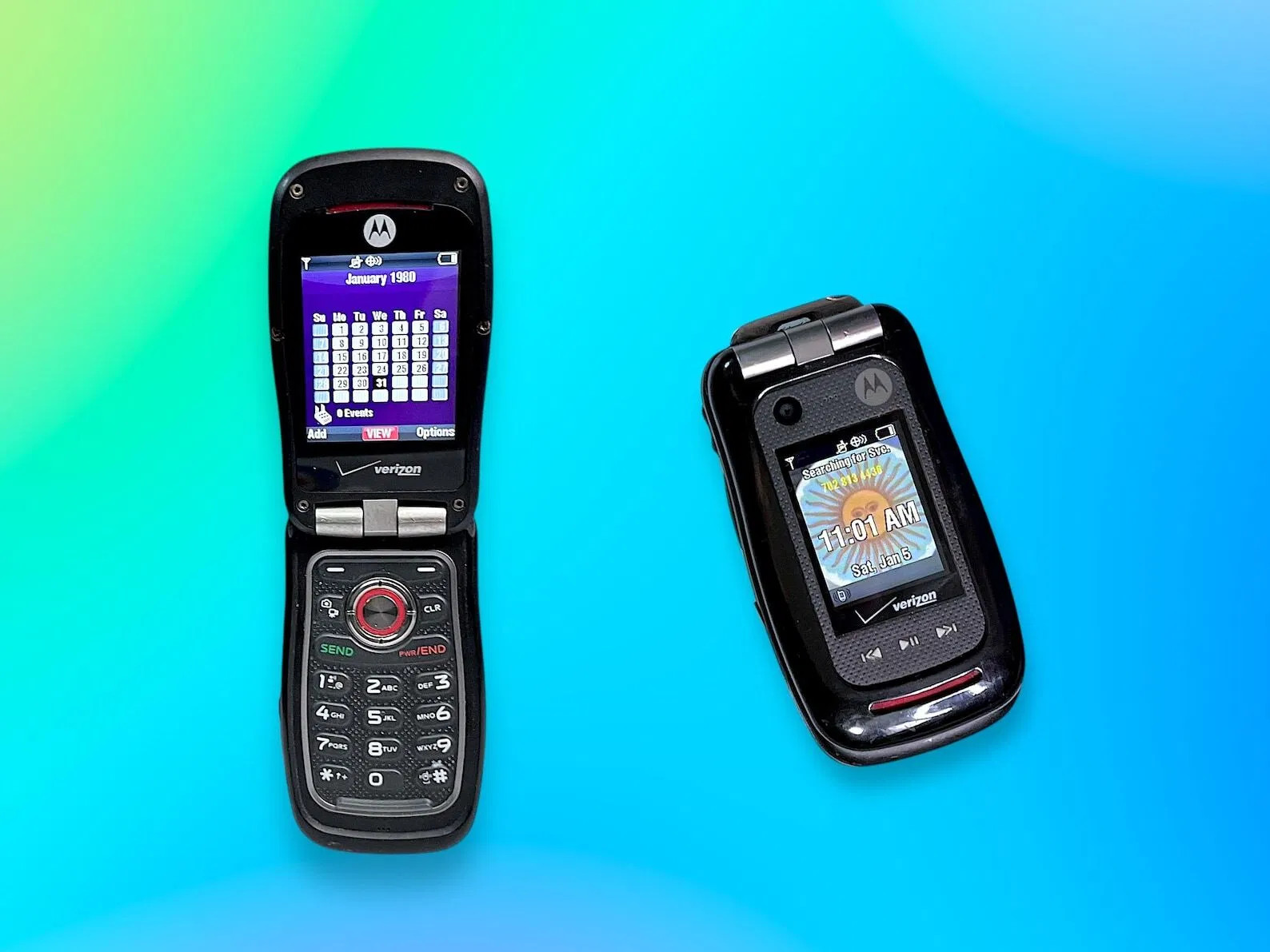 Vintage Y2K Motorola Mobile Flip CellPhone.works.