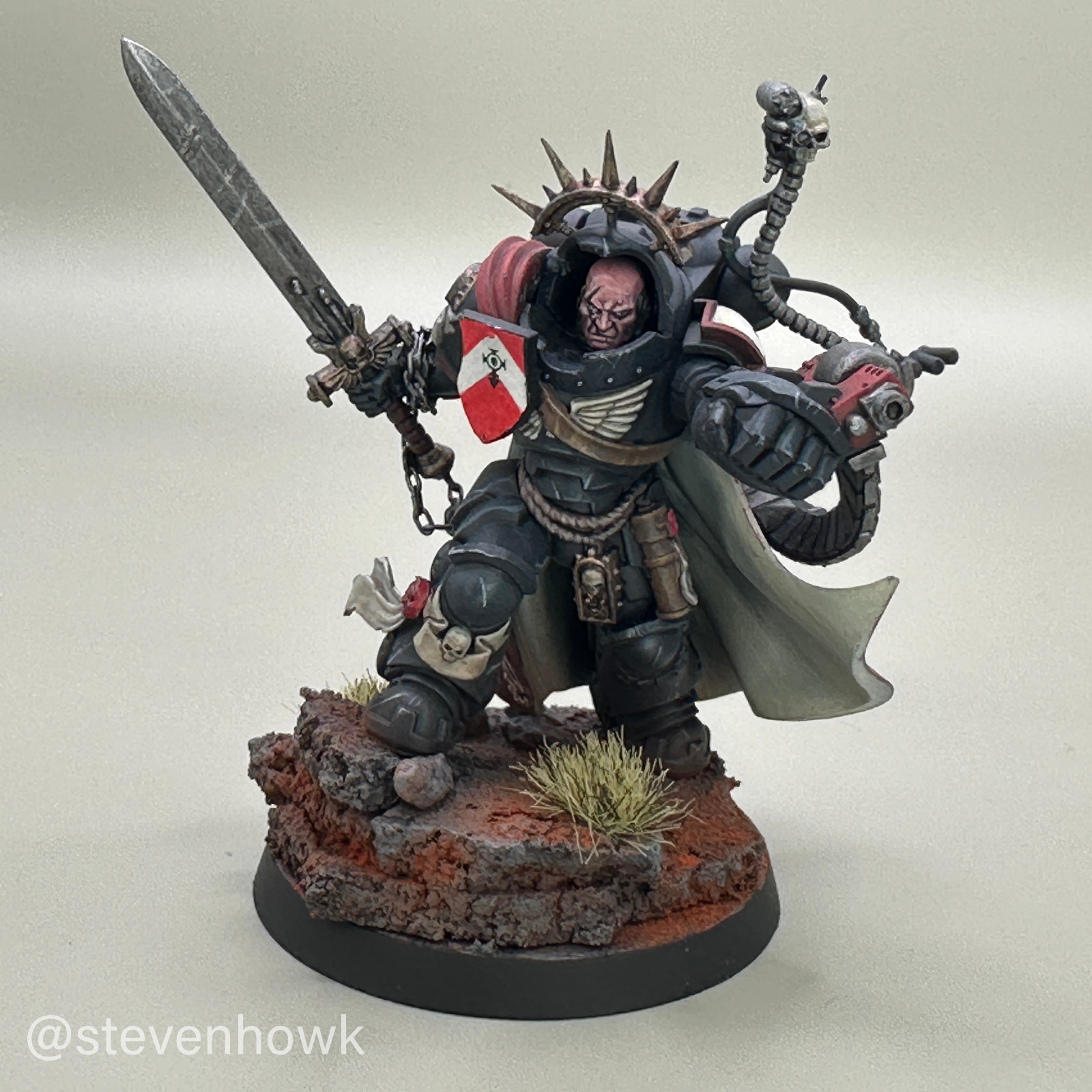 Warhammer 40K Black Templars Captain in Gravis Armour – Pro Painted Space Marine