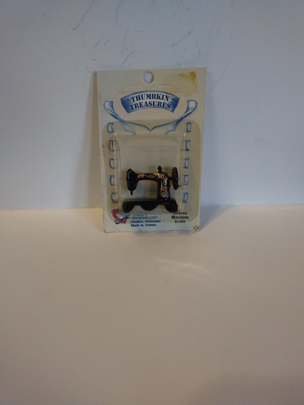 Thumbkin Treasures Dollhouse/Craft. Mini Sewing Machine Prop. See Description 
