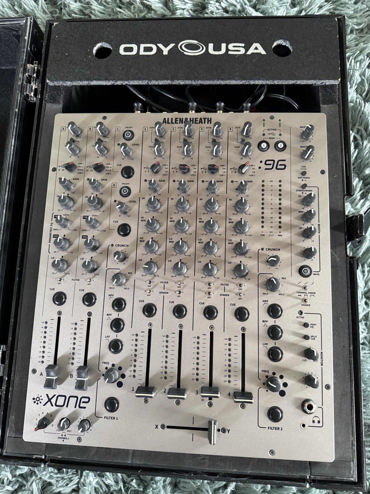 Allen & Heath XONE:96 DJ Mixer 4-Channel 2-Bus w/ Odyssey Case, Filters, EQ