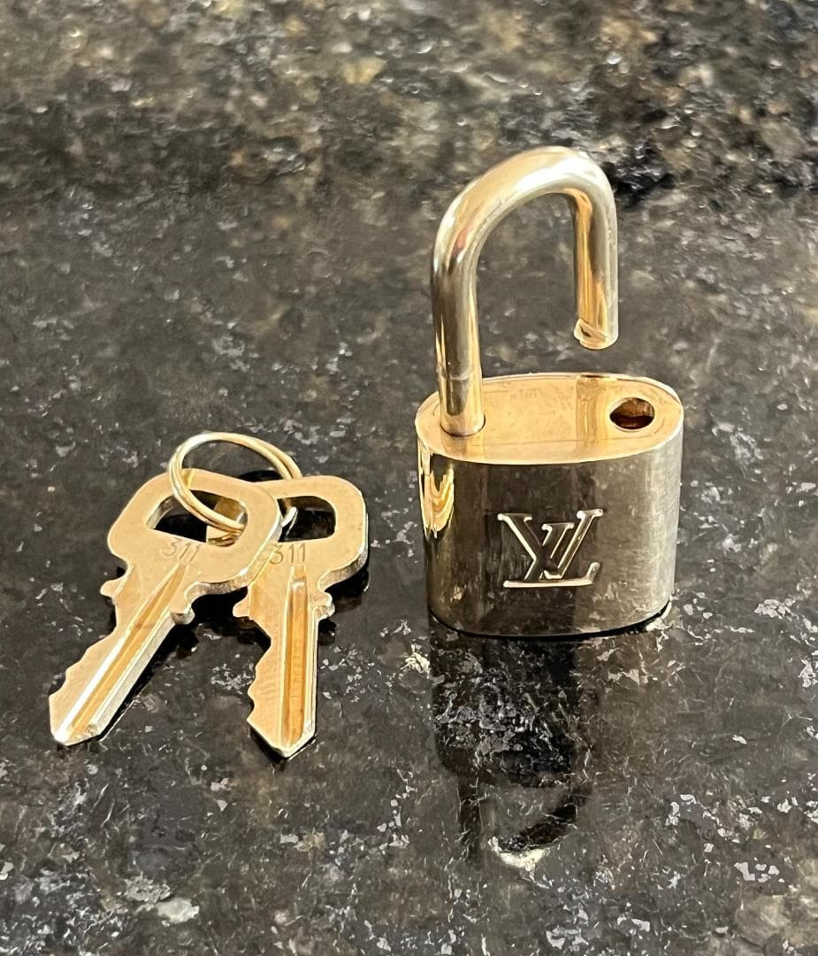 Louis Vuitton Padlock with 2 Keys No.311 #na0