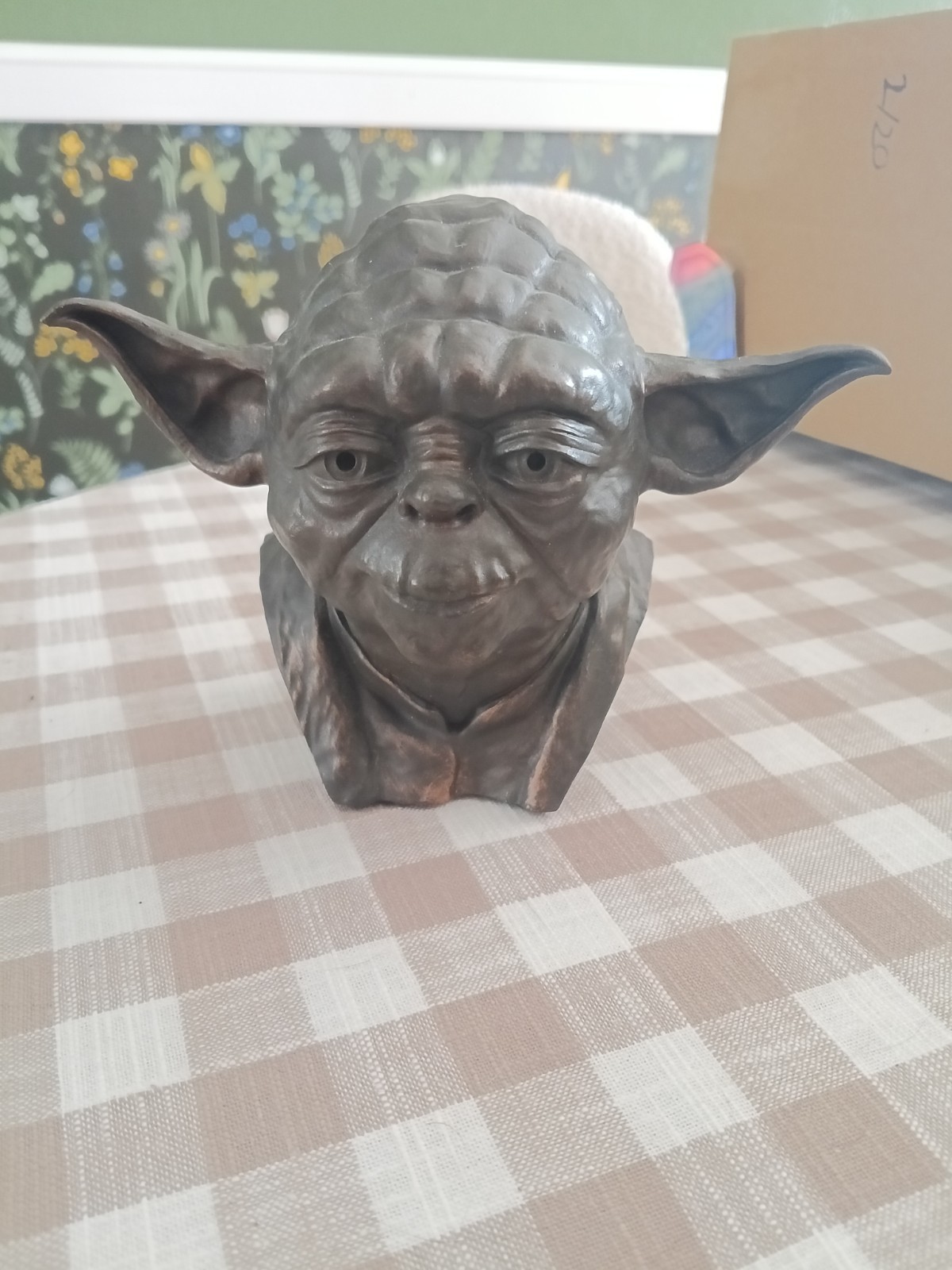Disney Star Wars Galaxy's Edge Yoda Bust Collectible Statue