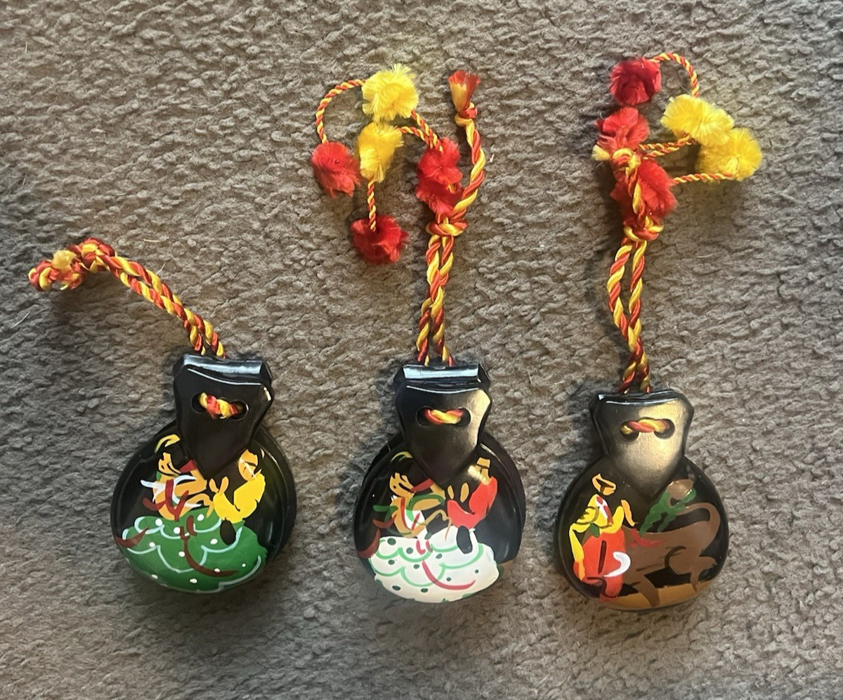 (3) VTG SPANISH CASTANETS HAND PAINTED HAND CLAPPERS W (BULLFIGHTING & DANCING)