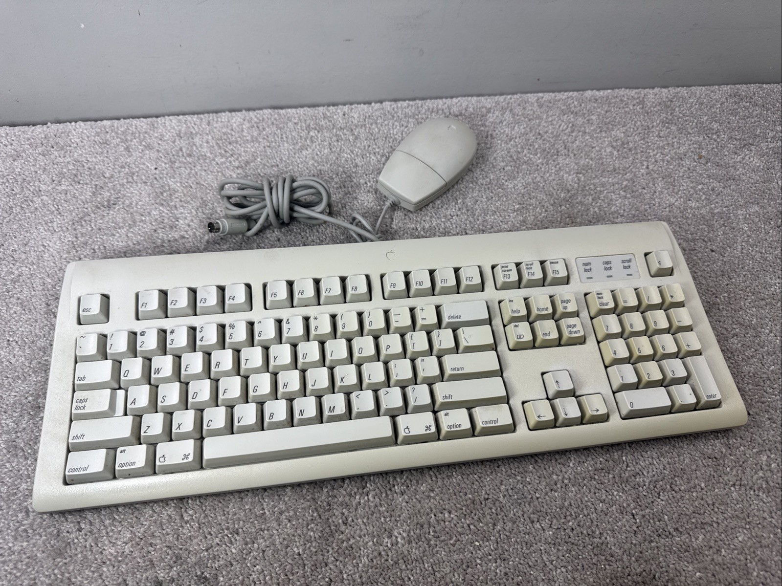 Vintage Apple Design Keyboard M2980 & Apple Desktop Bus Mouse II M2706