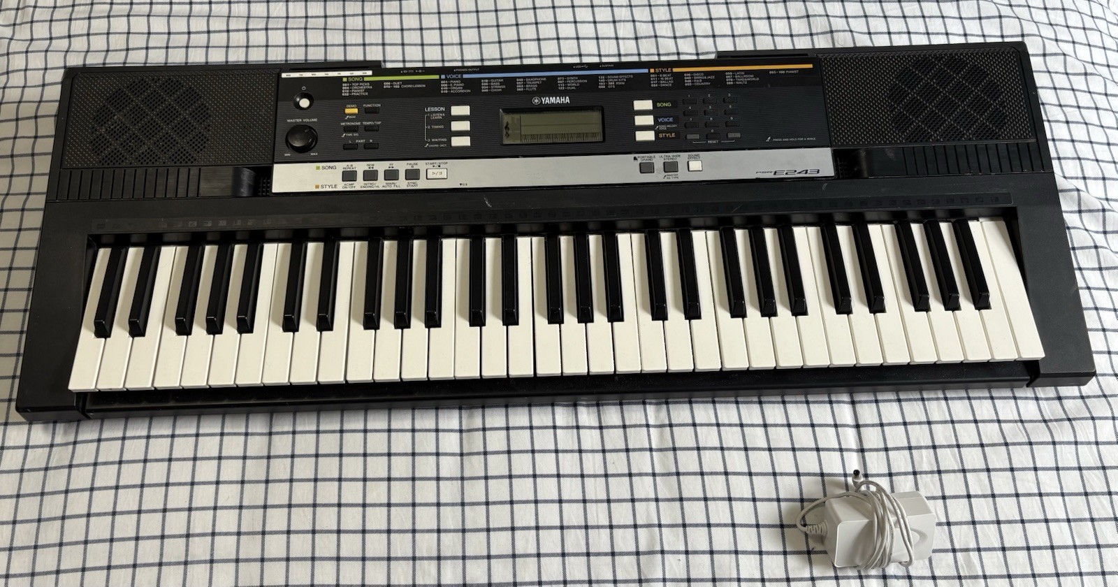 Yamaha PSR-E243 61-Key Keyboard