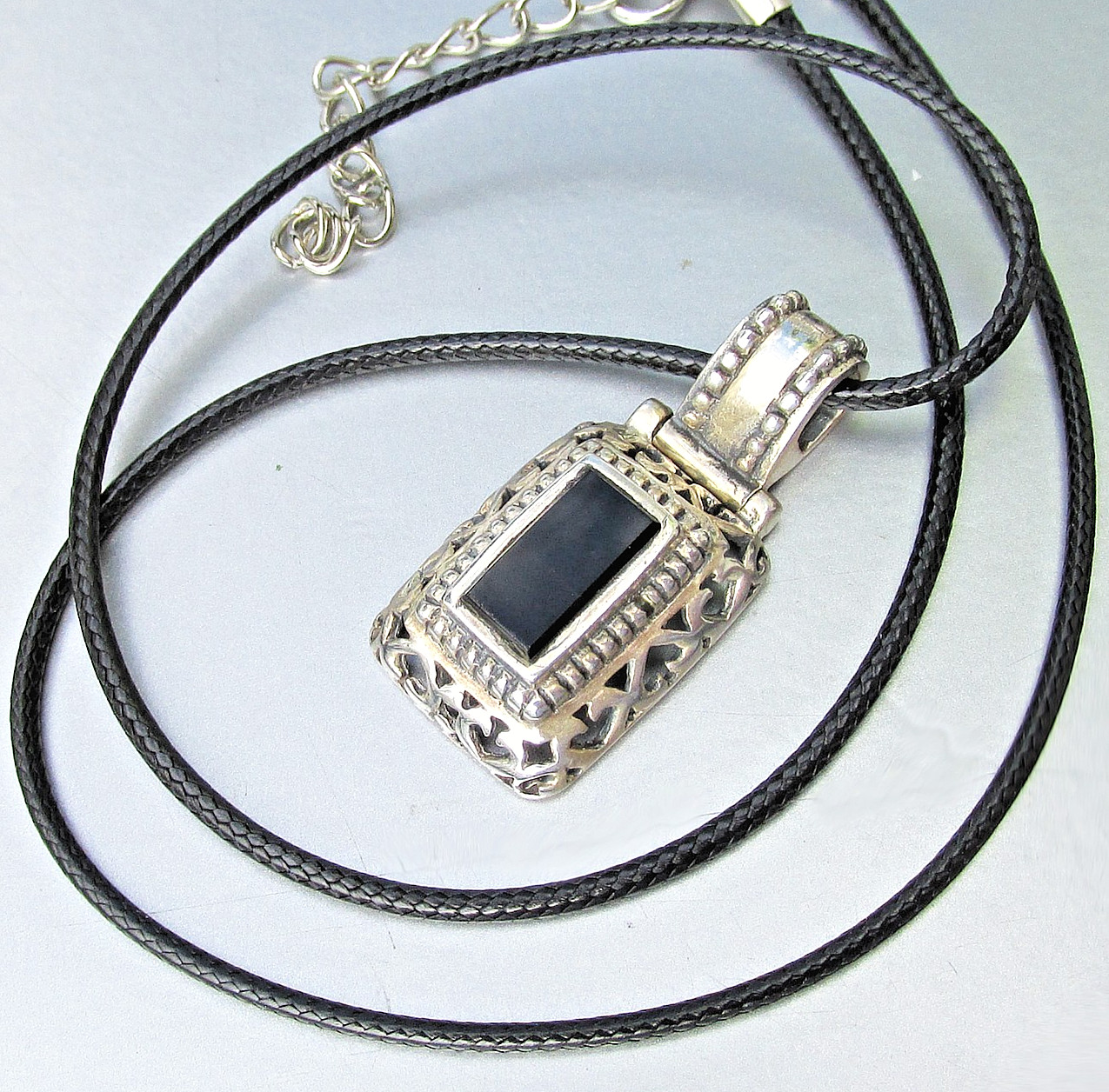 Sterling Silver Vintage Black ONYX Bali Style Pendant Cord Necklace