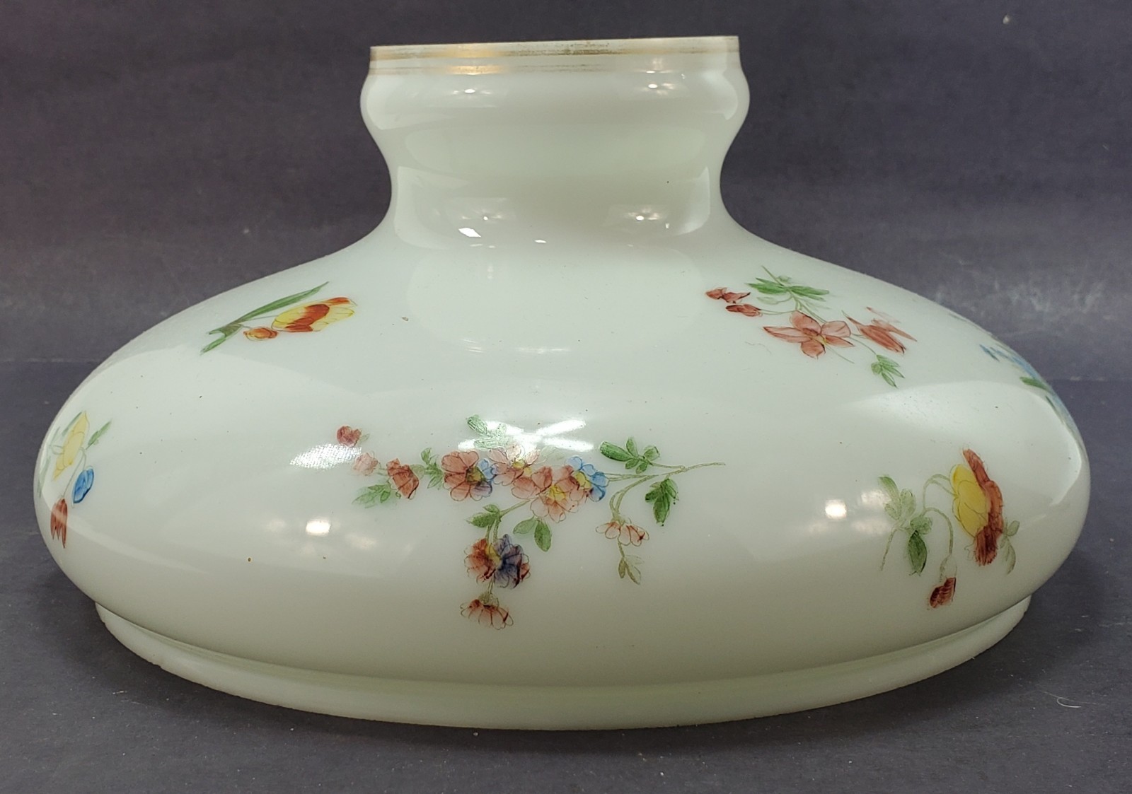 * Antique lamp 1/2 Shade glass Tambor hurricane Flower 10” fitter table student