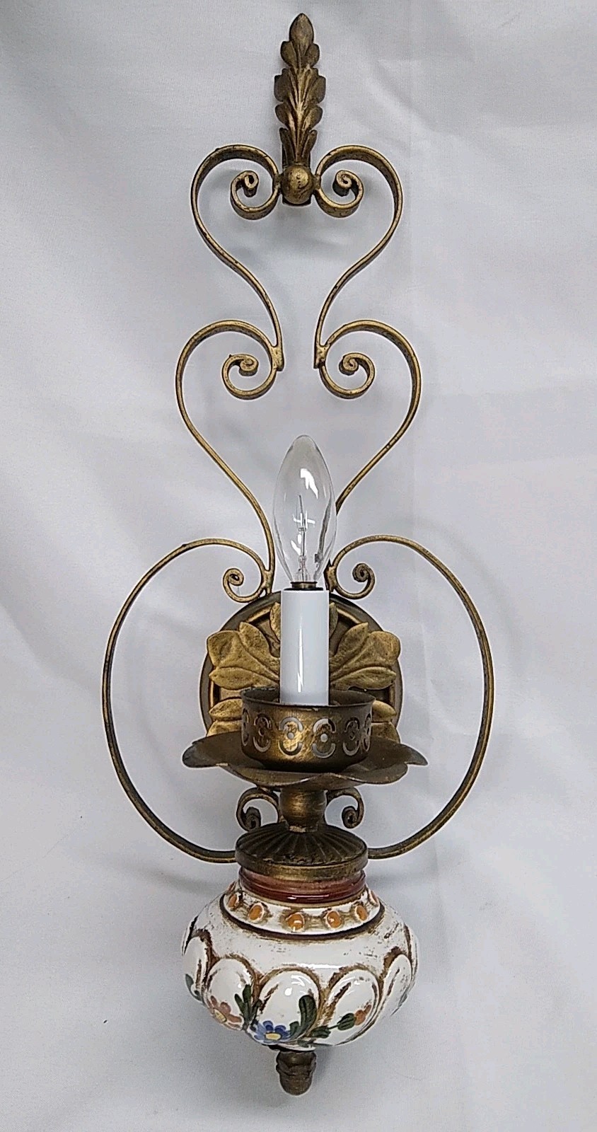 Vintage Wall sconce light w/ Hand Painted Porcelain Made In Italy Iron Gold Tone