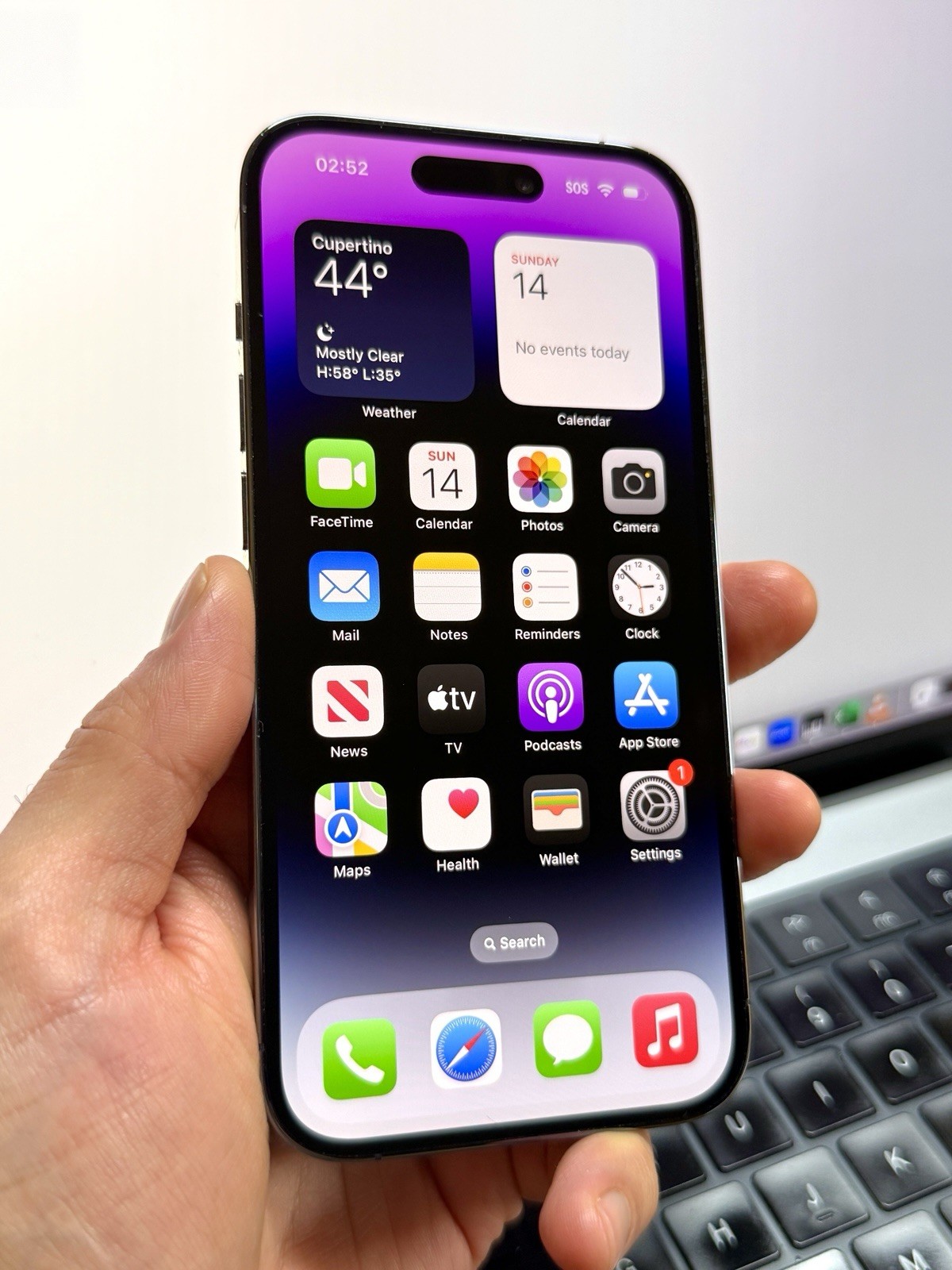 Apple iPhone 14 Pro 256GB Factory Unlocked Deep Purple (Back Crack) #23282*