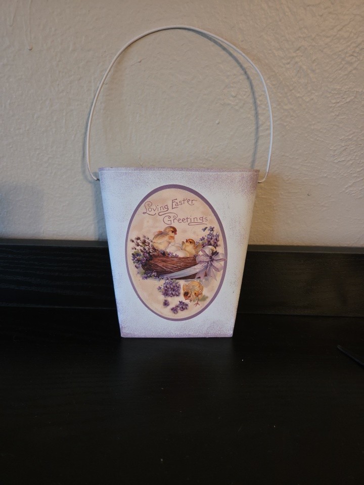 VintageStyle Easter Decorations Hanging Metal Basket Chick's nest 