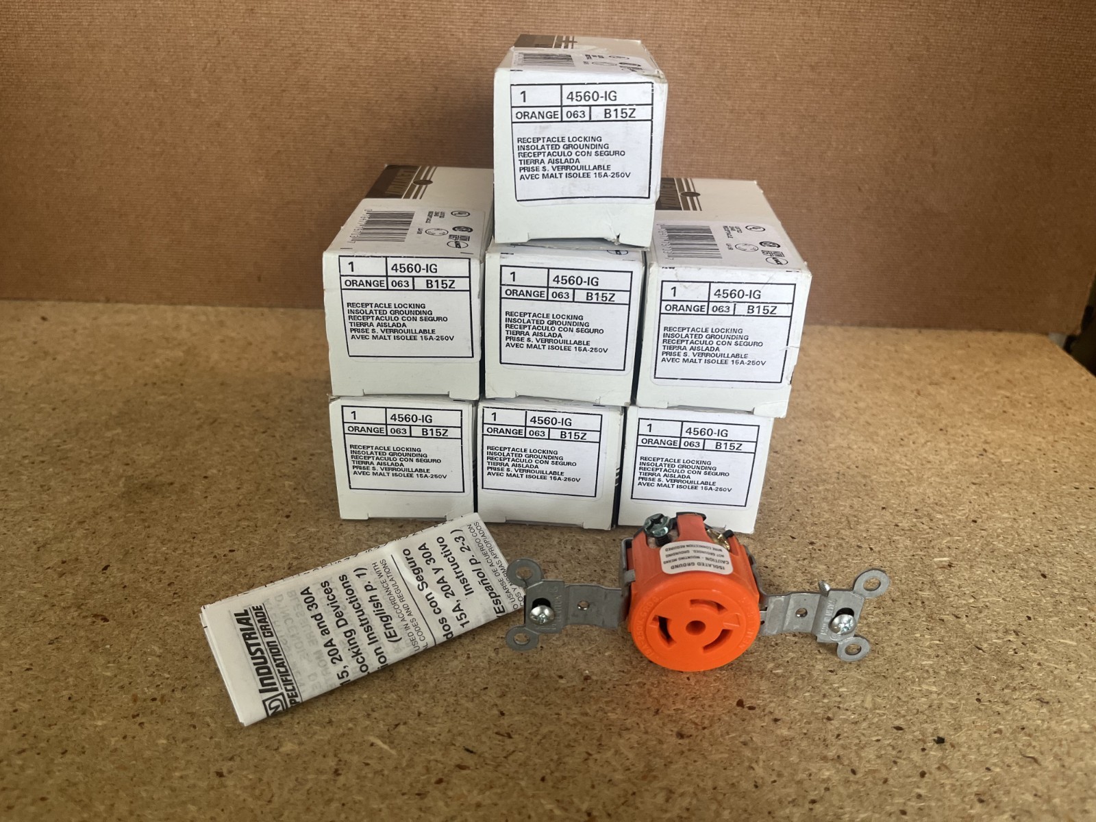 7 Pack Leviton 4560-IG 15A 250V 2P 3W Single Locking Receptacle NEMA L6-15R C85