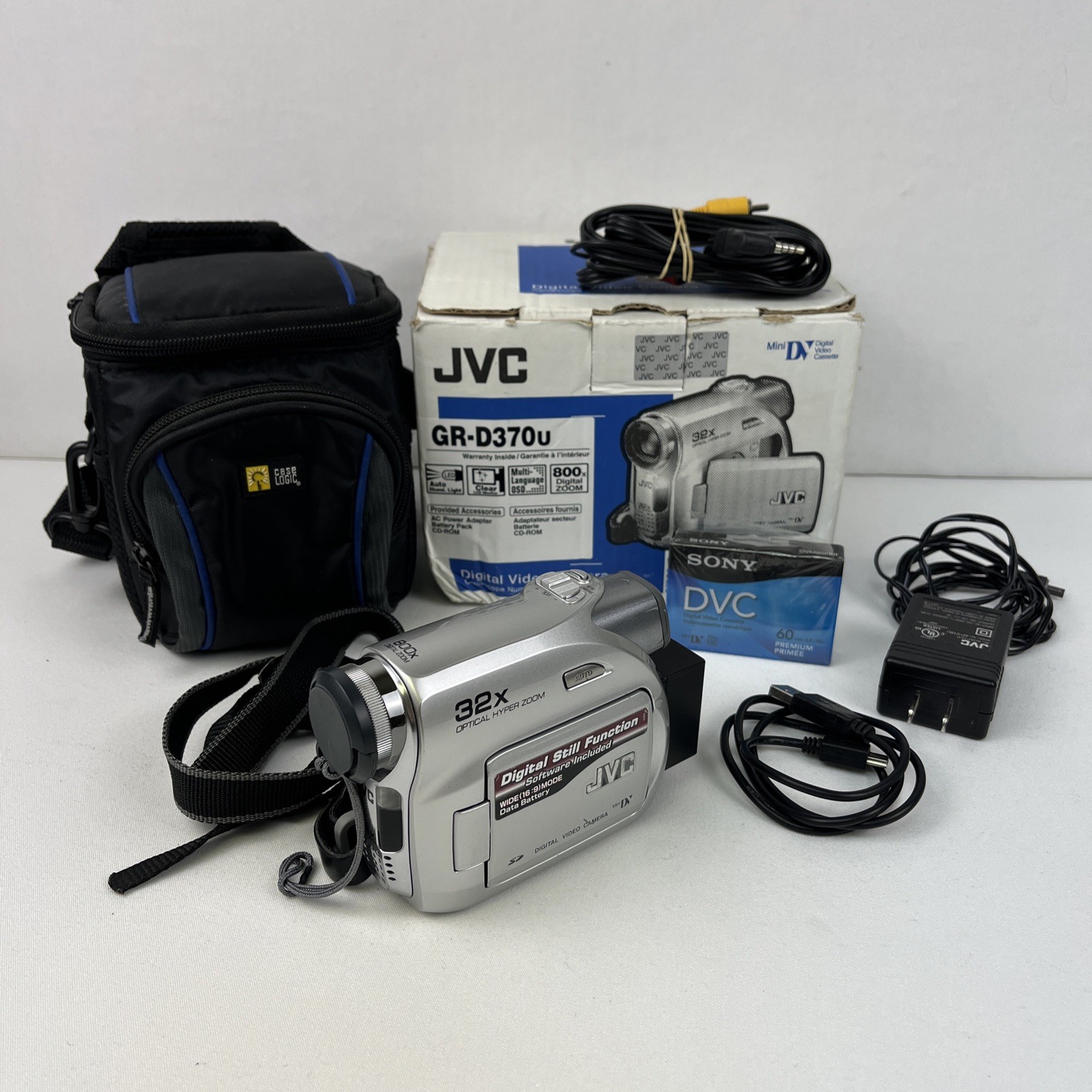 JVC GR-D370U Digital Video Camera Camcorder 32x Optical Zoom For Parts or Repair