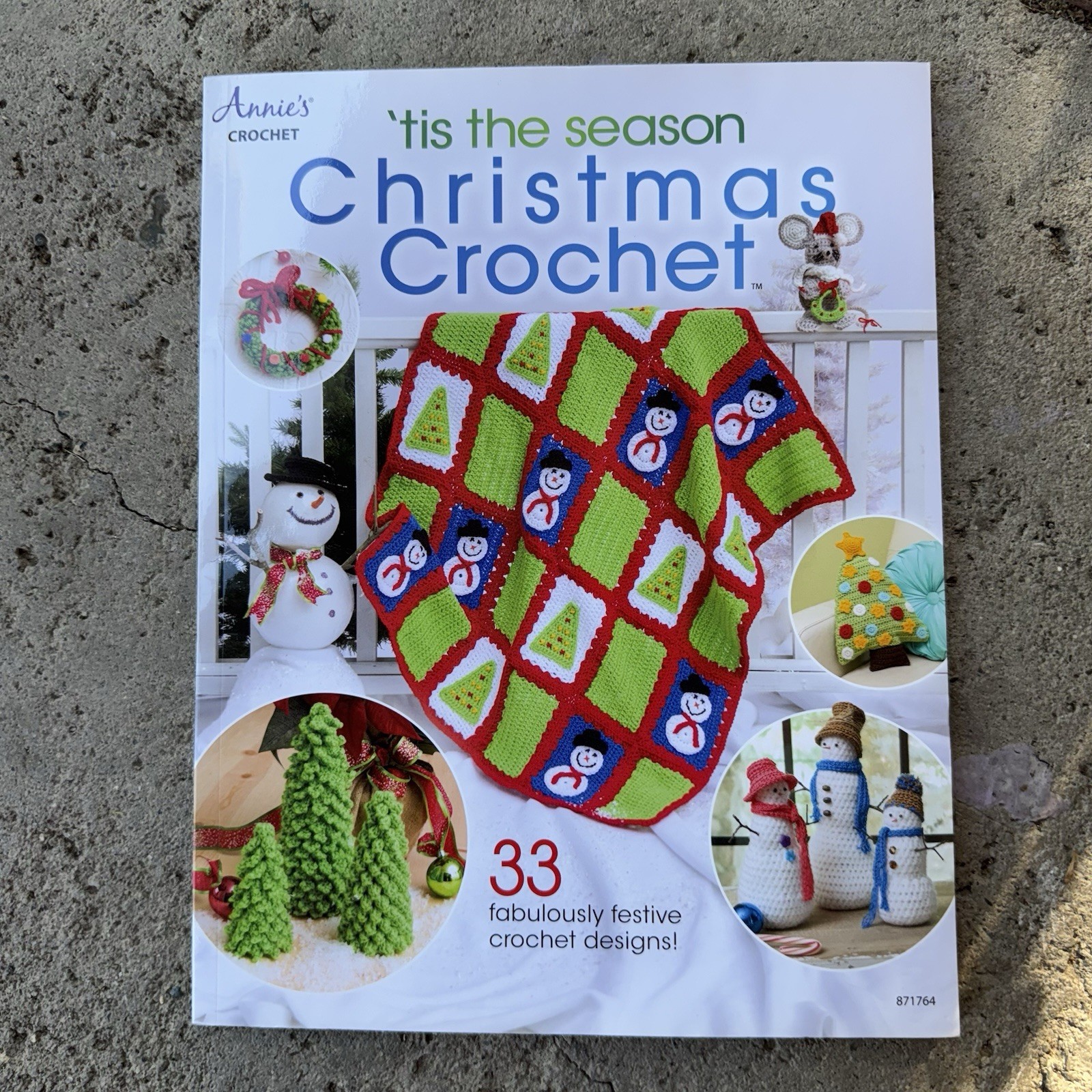 Annie's Crochet 'tis the season Christmas Crochet Pattern Book 2019