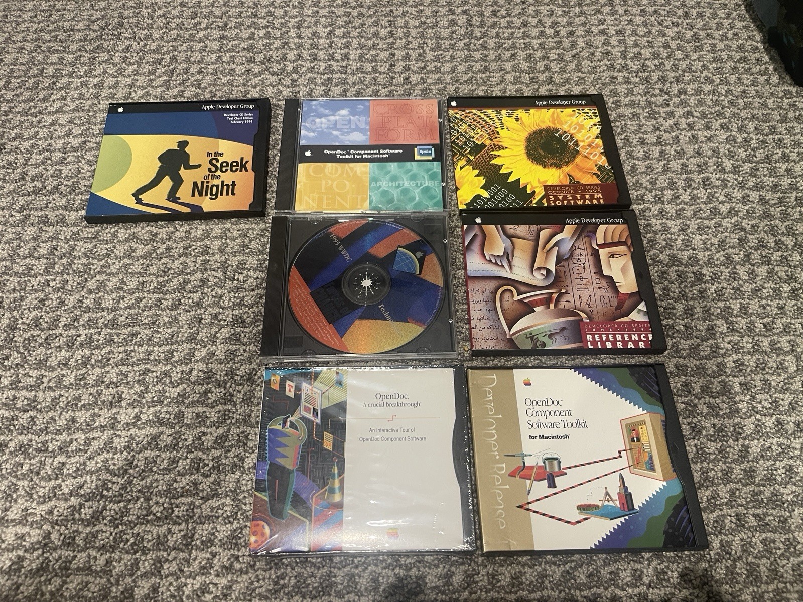 Apple Vintage Computer Software and OpenDoc Developer Group Brochures