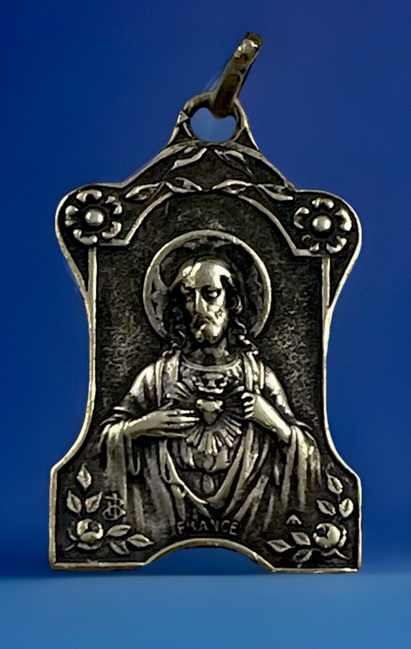 Vintage Catholic  Sacred Heart Of Jesus, Souvenir Of Montmarte Medal