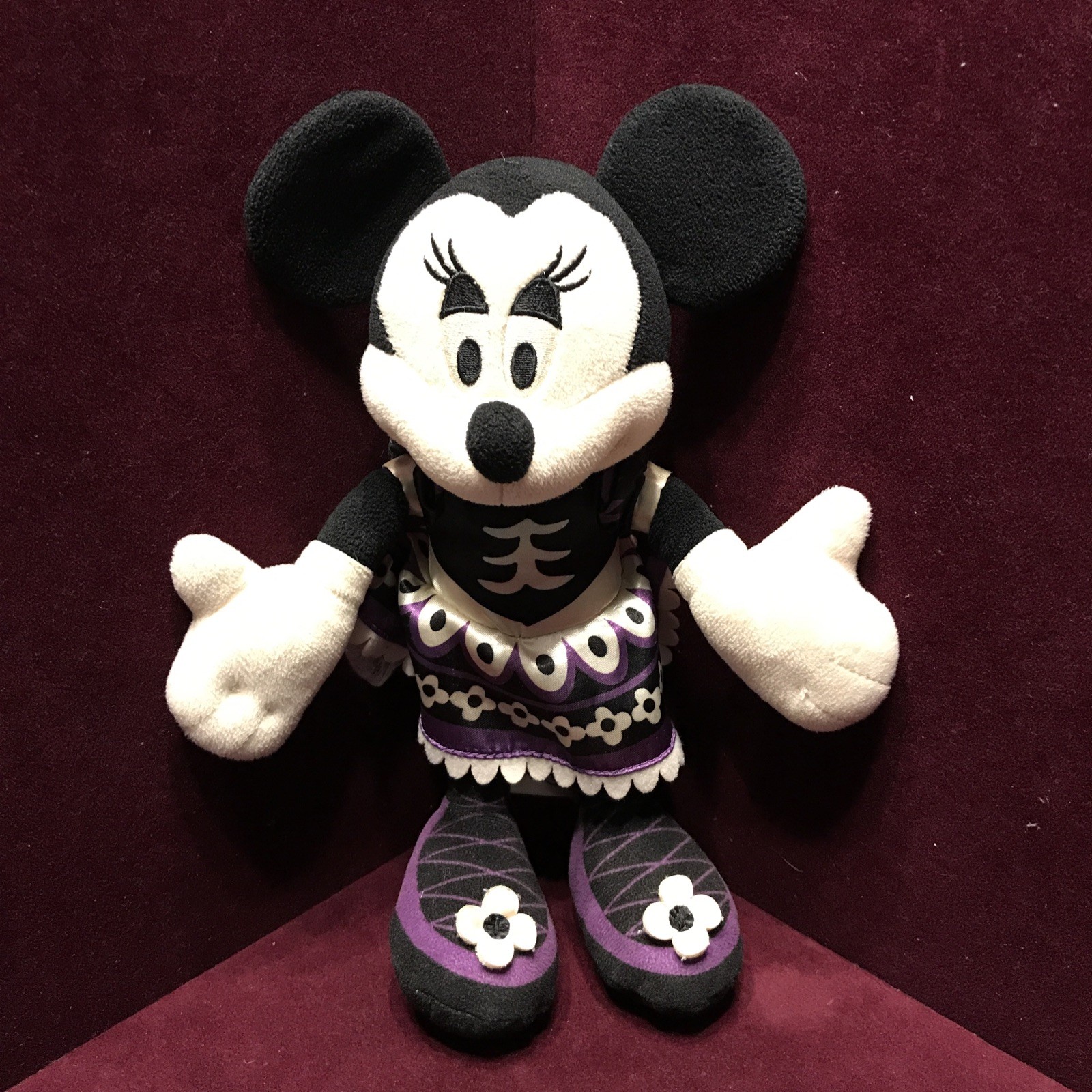 Disney Parks Minnie Mouse Purple Halloween Day Of The Dead 12" Plush No Hat