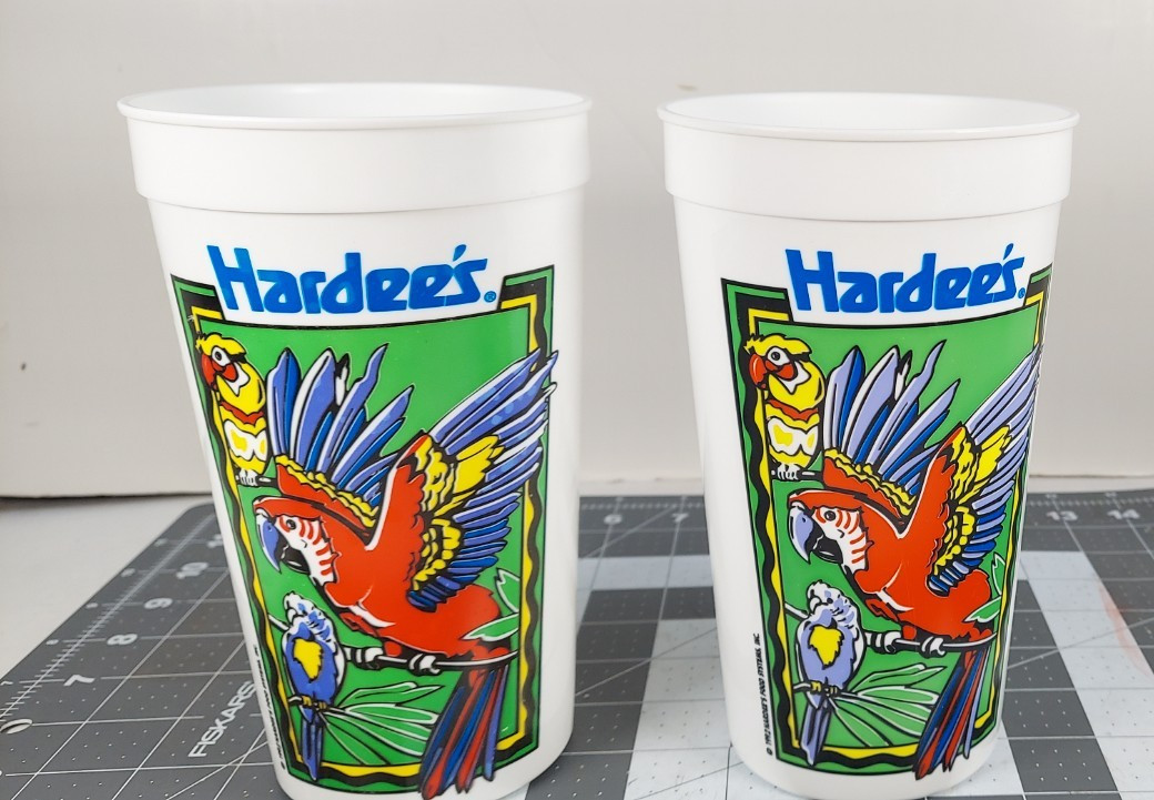Vintage1992 Hardee`s Parrots Set of 2 Collectors Plasic Cups