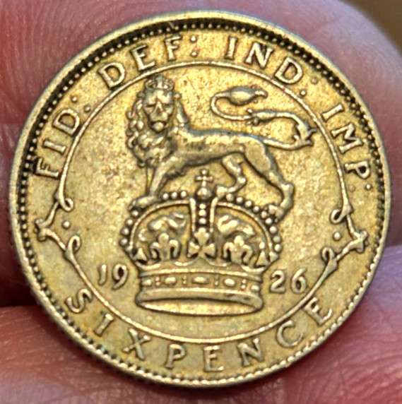 1926 GB George V Silver 6d.  Popular as Lucky Wedding Sixpence.  High Grade