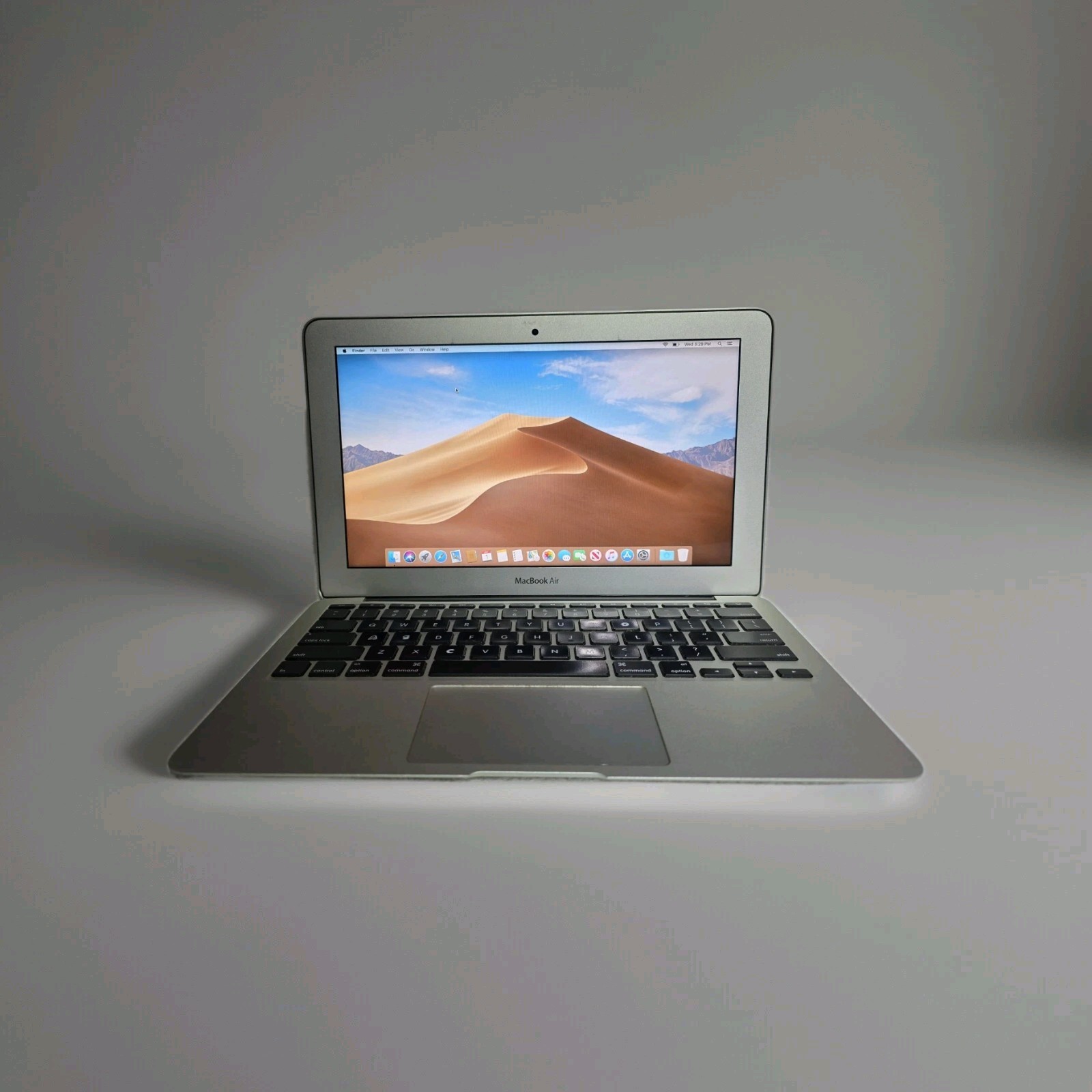 Apple MacBook Air Mid 2013 11.6"  Core i5- 1.3GHz 4GB 256GB READ