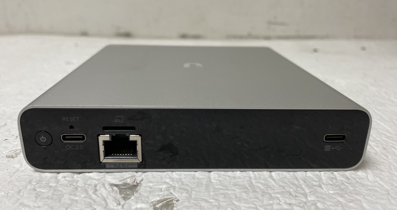Ubiquiti Networks UniFi Cloud Key Gen2 Plus UCK-G2-PLUS *No HDD ( For Parts)
