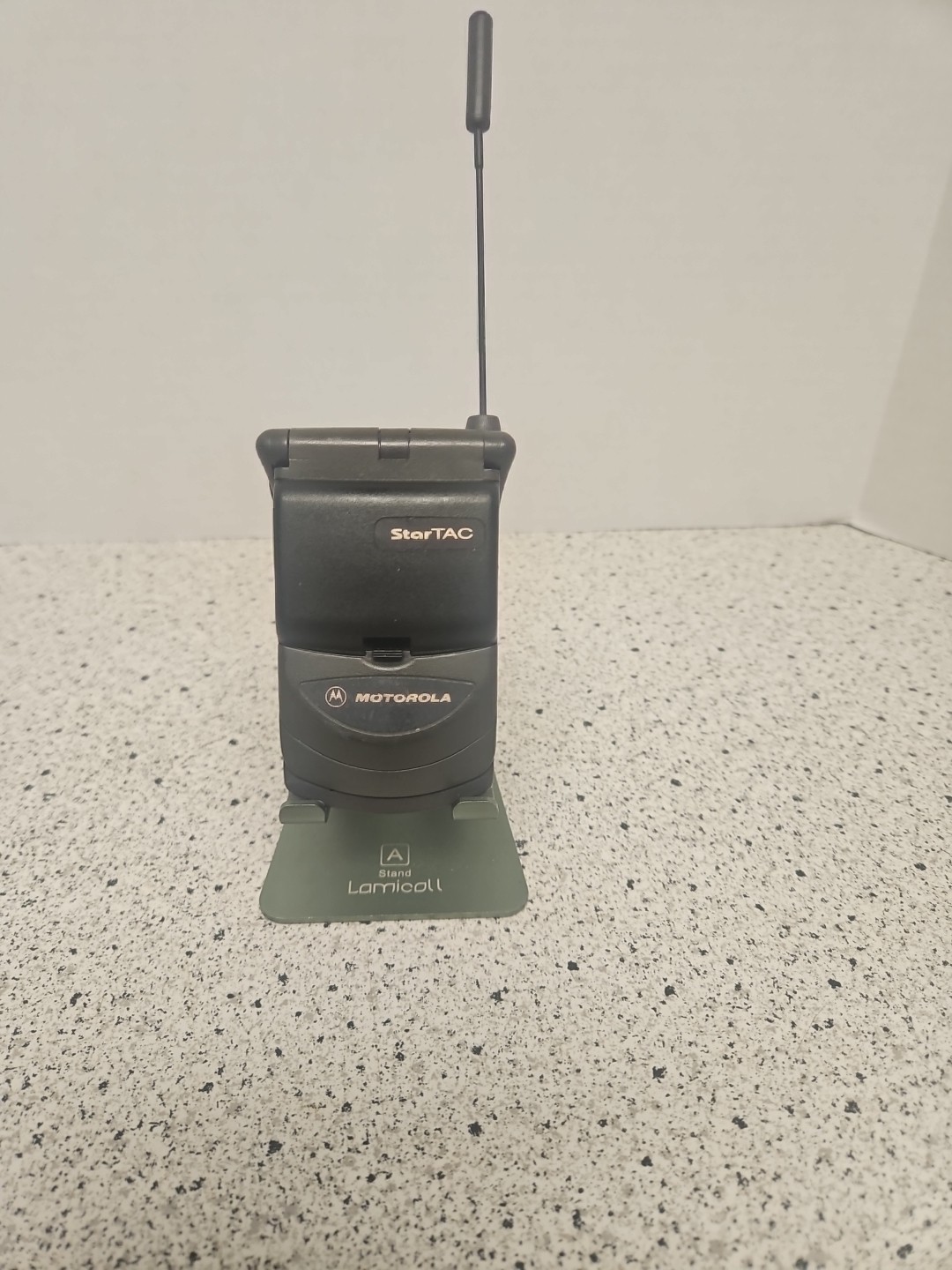 Vintage MOTOROLA StarTAC Gray Cellular Cell Flip Phone. UNTESTED. 80062WNBPA 01