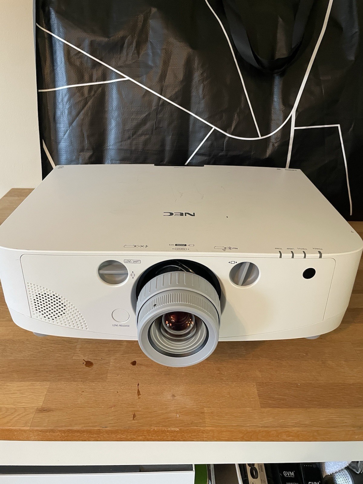 NEC NP-PA550W 3LCD WXGA LARGE VENUE PROJECTOR - (3005 LAMP HOURS)