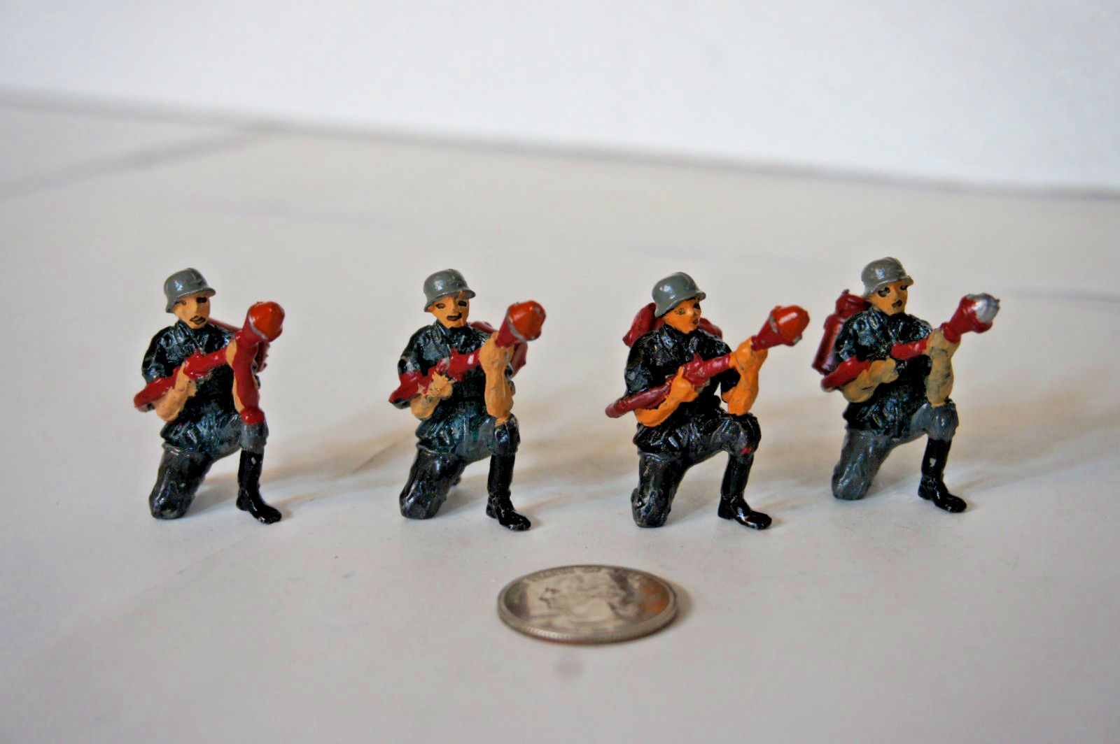 54mm SAE lead WW2 Germans kneeling with panzer faust (4)