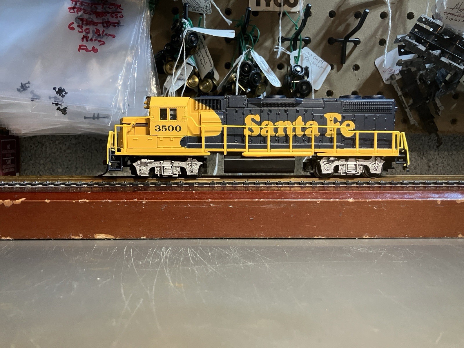 Life Like HO GP38 Santa Fe 3600 Diesel Engine