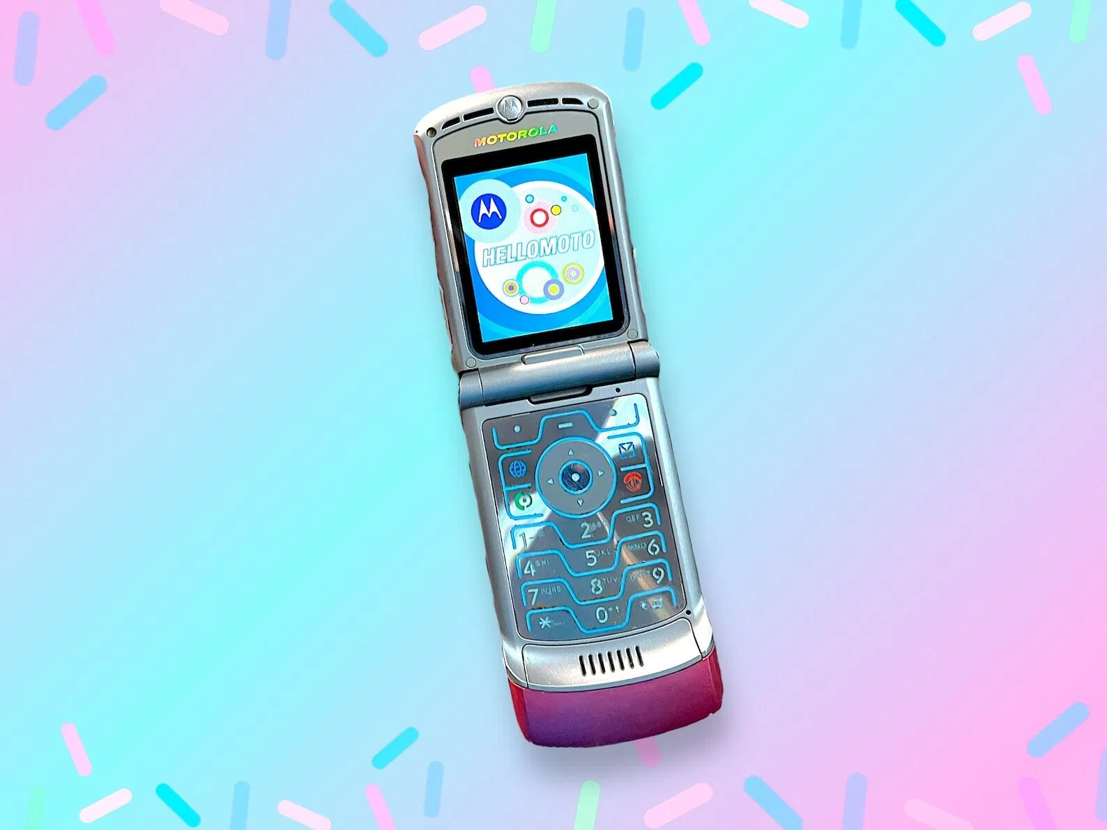 Vintage Y2K Pink Motorola Razor Mobile Flip CellPhone.works.as is.