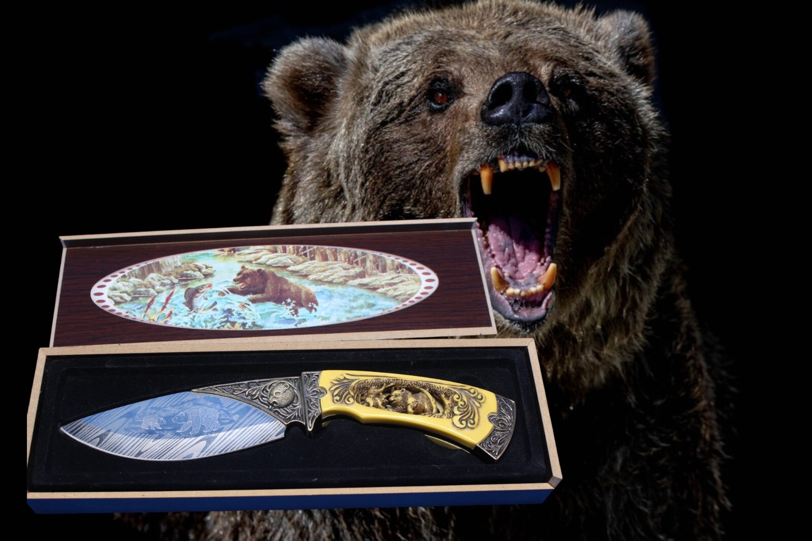 Grizzly Wild Life Collection Bear Resin Carved Fixed Blade Knife Hunting