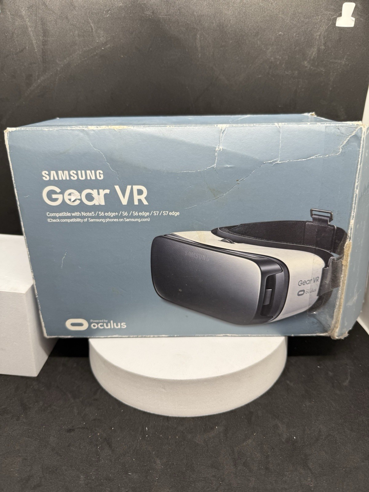 Samsung Gear VR Virtual Reality Headset Powered Oculus (SM-R322)