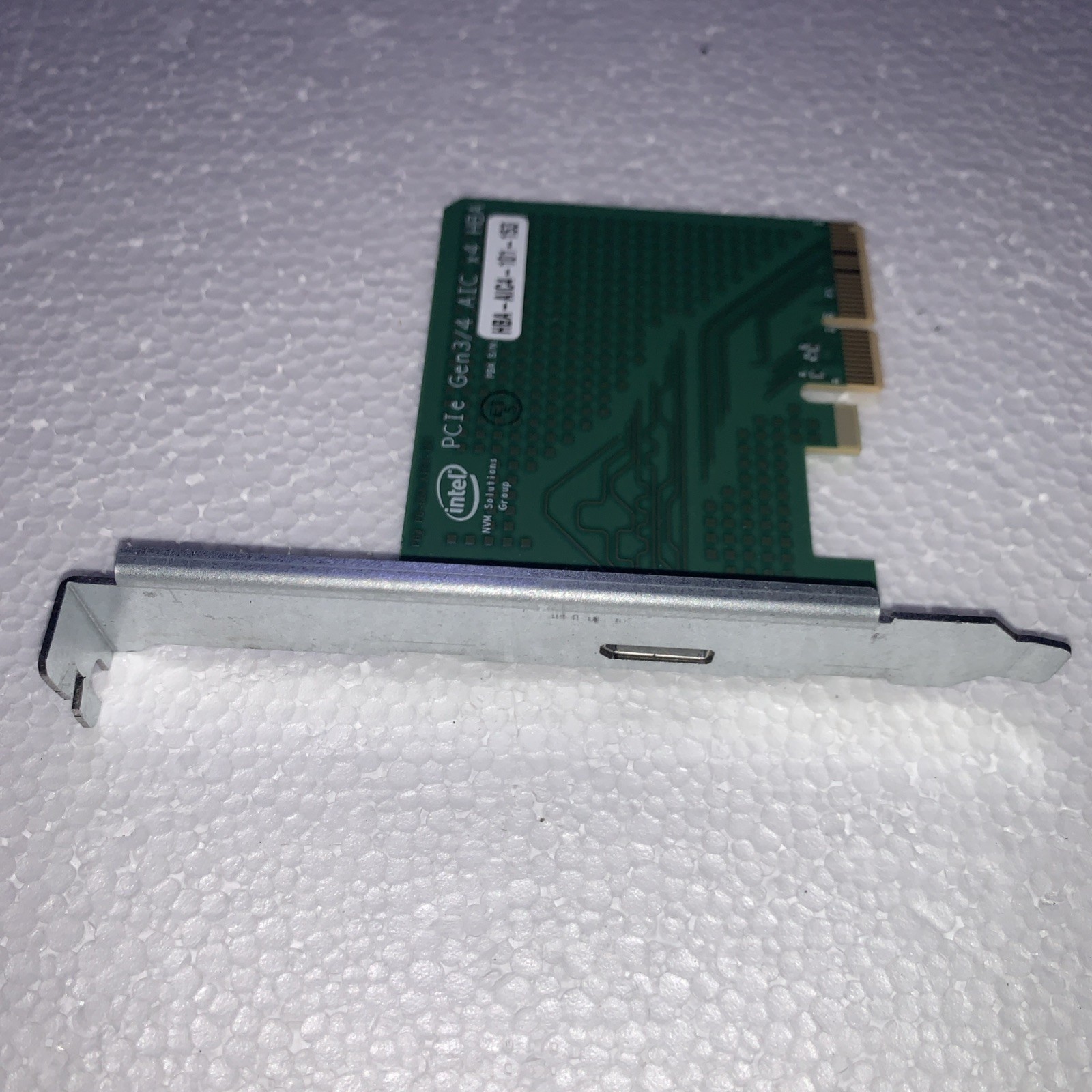 Intel PCIe Gen3/4 x4 HBA Adapter Card – HBA-AIC4-101-153 NVMe Interposer