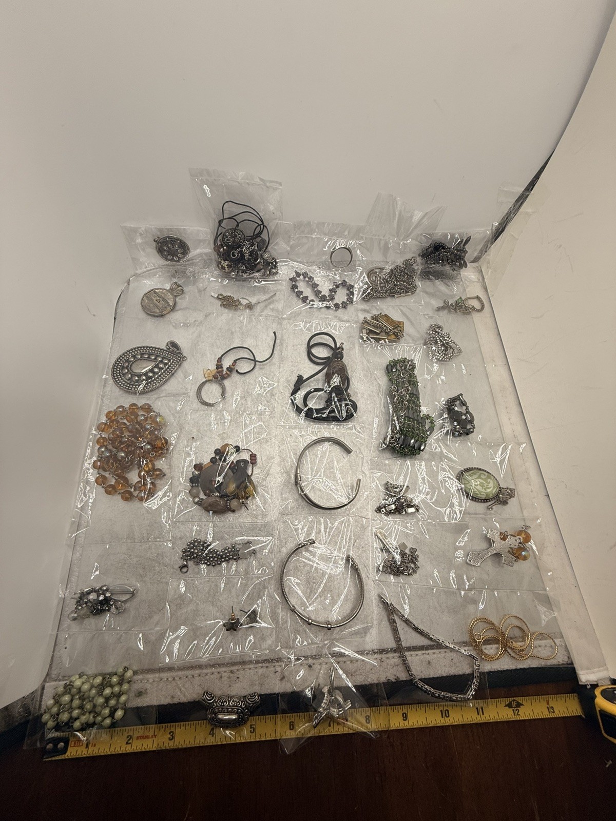 Beautiful Fashion costume Jewelry Lot Faux Necklaces Earrings rings bracelets !!